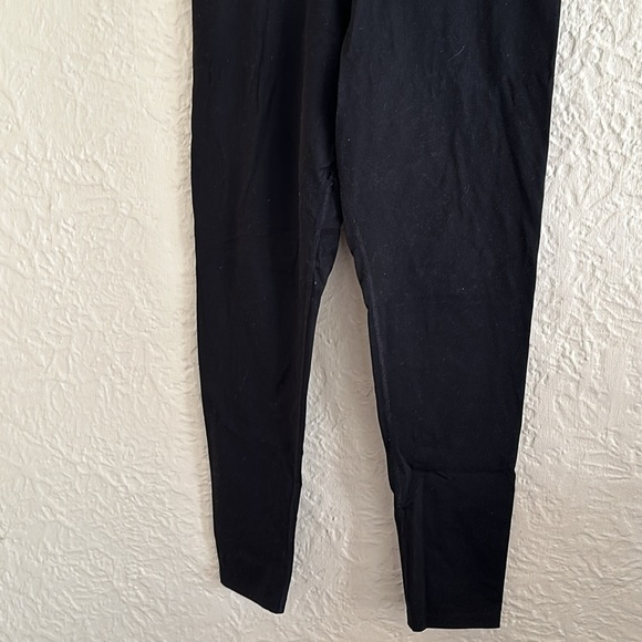 Victoria’s Secret Pink Ultimate Yoga Leggings Black Active Gray Logo Large FLAWS - Picture 5 of 13